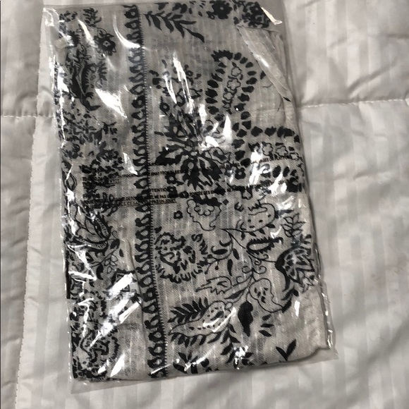 Scarf - Picture 2 of 2